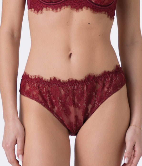 Lovable Briefs Le Studio in lace and microfiber, dark red
