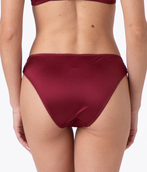 Lovable Briefs Le Studio in lace and microfiber, dark red