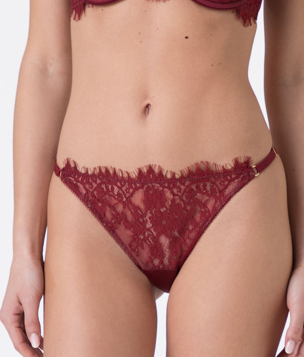 Lovable Thong Le Studio in lace and microfiber, dark red