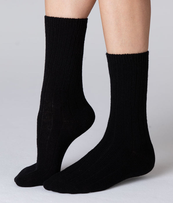 Lovable Warm Cashmere Short Socks, black