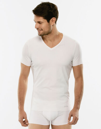 T-Shirt Invisible Cotton bianca in cotone elasticizzato con scollo a V-LOVABLE