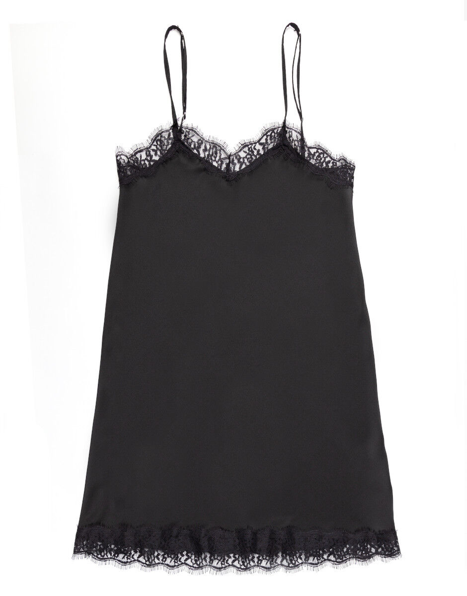 sottoveste nera con scollo e fondo in pizzo realizzata in raso